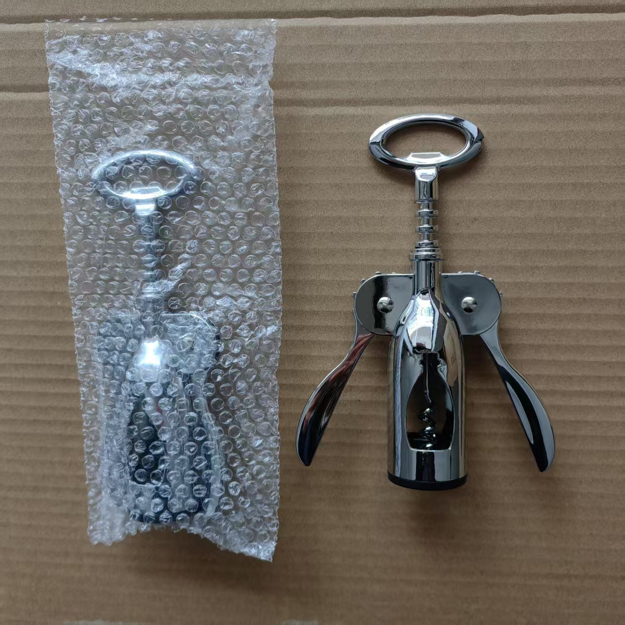 1-32酒瓶款开瓶器气泡袋包装