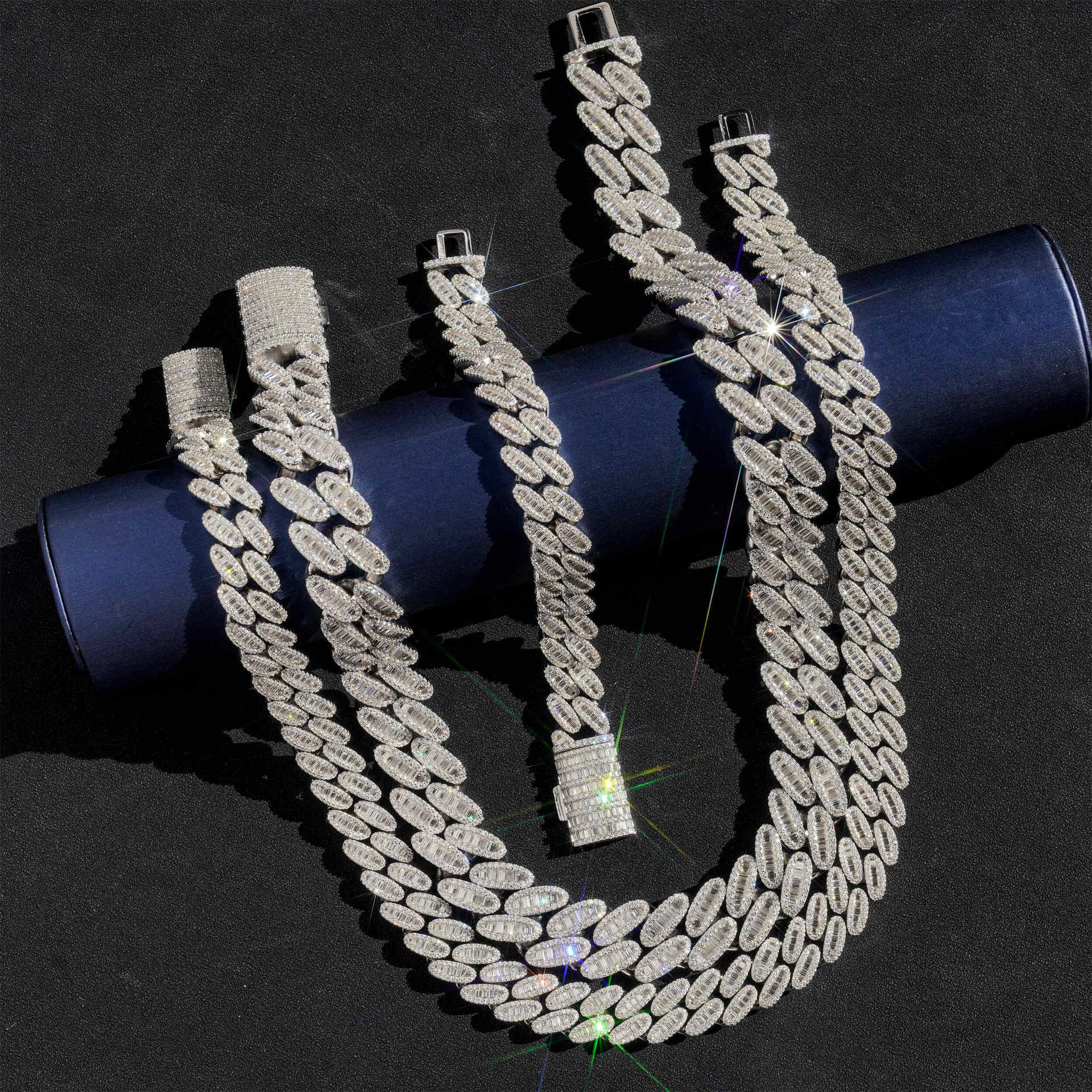 Cuban Link Chain Necklace For Men With Moissanite And T-stone_voghion.com