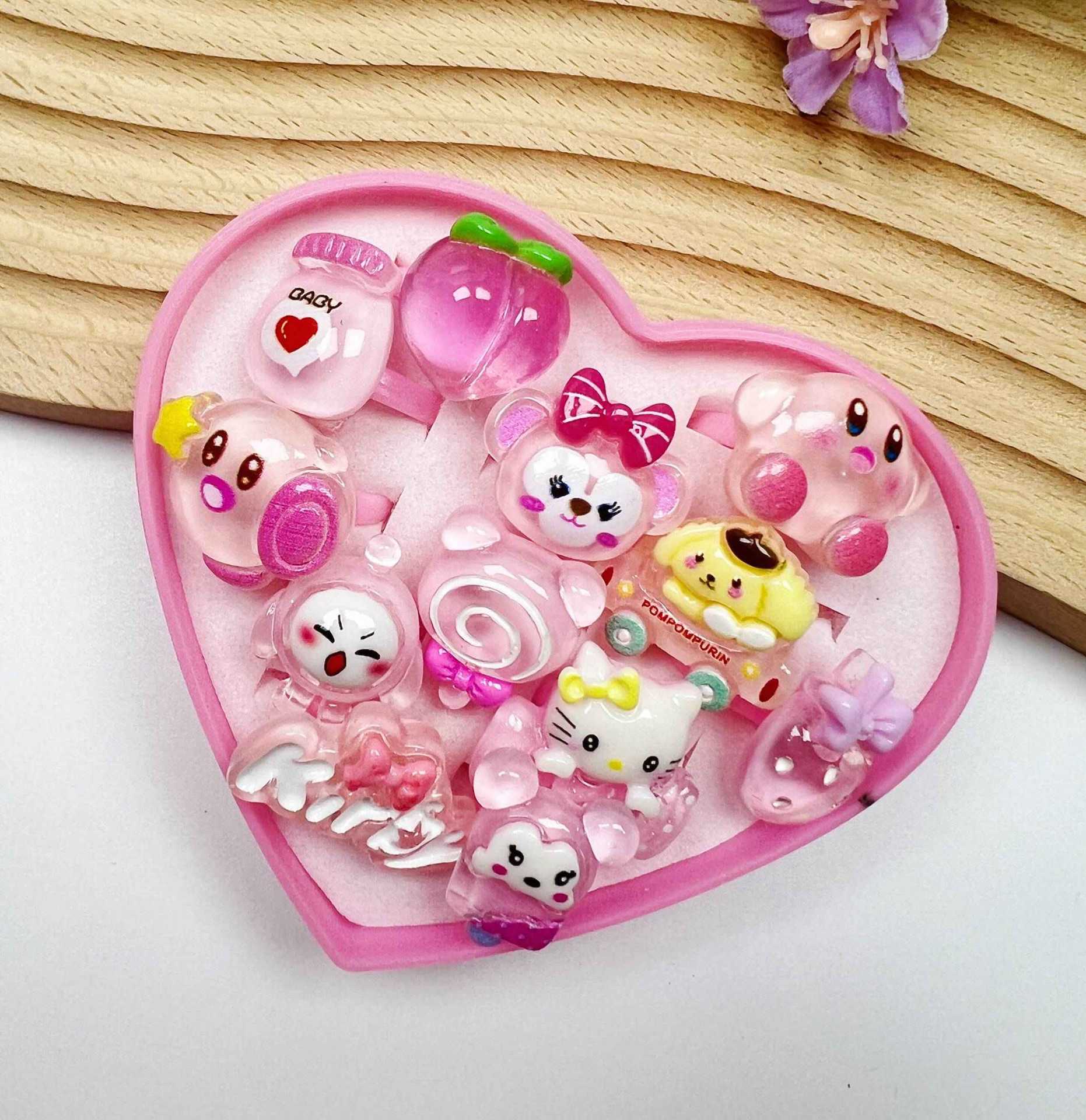 12 love jelly cartoon models (random style)