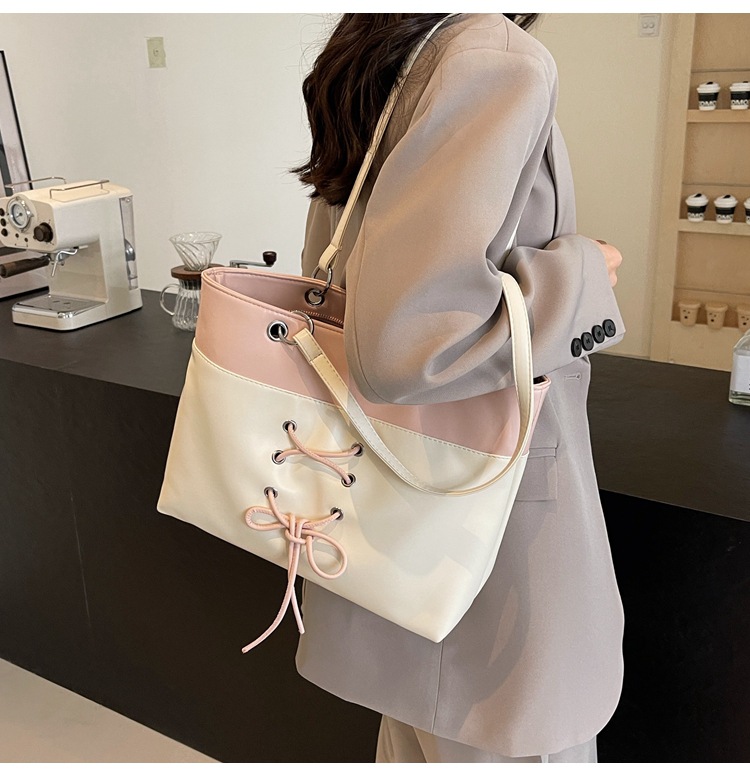 Women's Medium Pu Leather Color Block Basic Square Zipper Handbag display picture 13