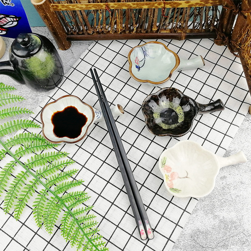 Export factory direct sale Japanese style ceramic soy sauce wasabi dish hand-painted color glaze ceramic plate wholesale custom