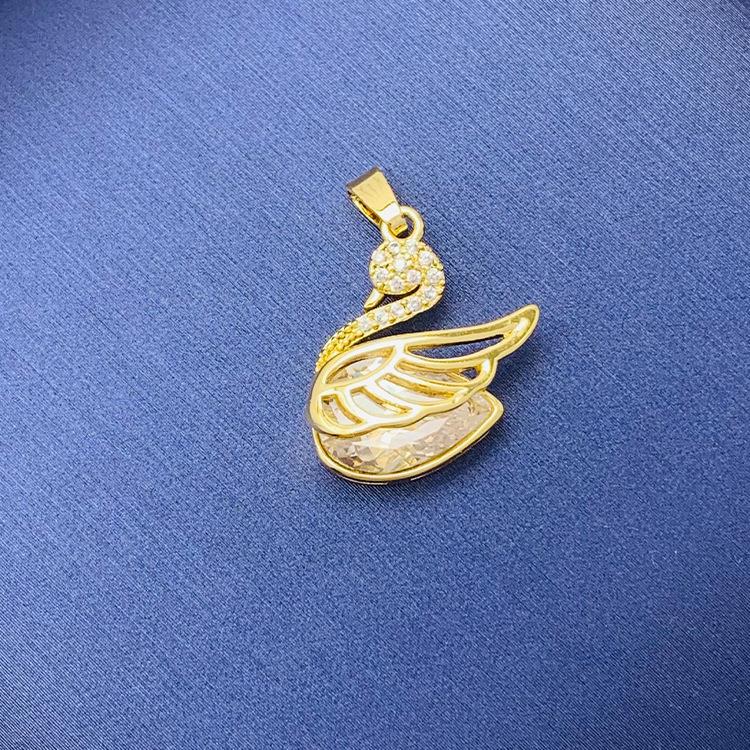 Tiktok Venta caliente colgante al por mayor auto-seleccionado 100 cobre colgante único con fuente de cadena de fábrica al por mayor sin cadena