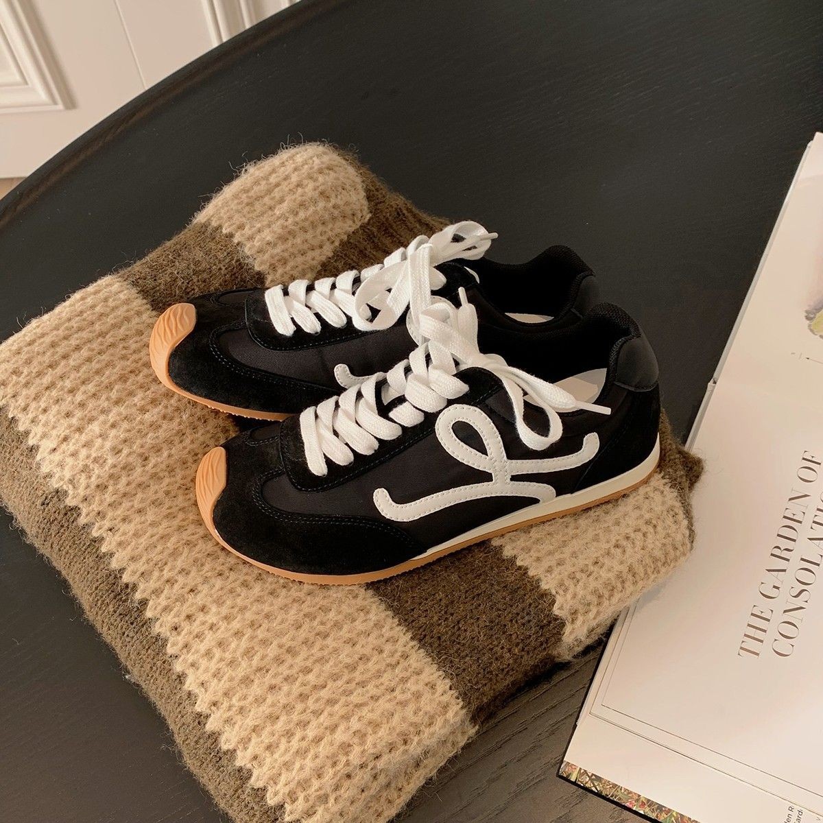 Zapatos de mujer de alto aumento de Yang Yang, otoño de 2025 nuevos zapatos de entrenamiento de ballet, deportes casuales, zapatos de patinaje Gump para mujeres