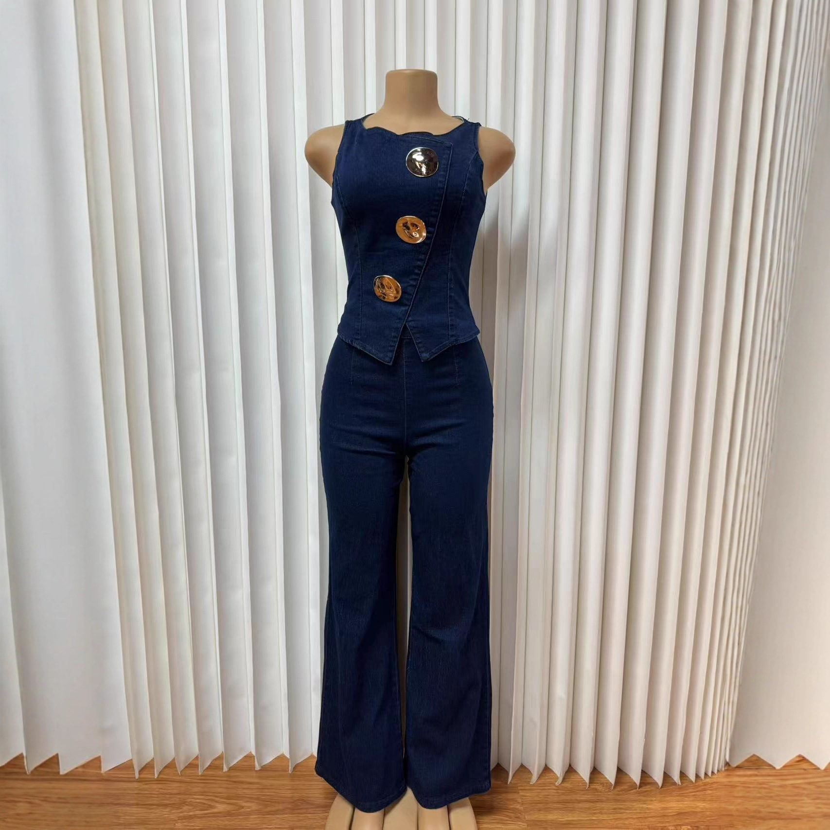 Women's Denim Jumpsuit With Metal Pin Decor - Fashionable Sleeveless Romper For Casual Street Style_ecoleips.com