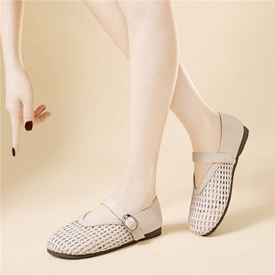 ��z�Õr�о����U��͸��ƽ�׆�ЬŮ2025�괺����۾W���A�^���eЬ