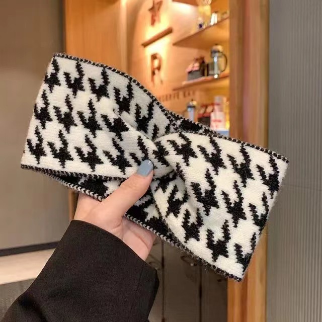 Otoño y invierno dibujos animados peluche lavar la cara cinturón de cabello máscara de mujer lavar la cara cinturón de cabello impermeable estereoscópico impermeable adornamientos de cabello al por mayor