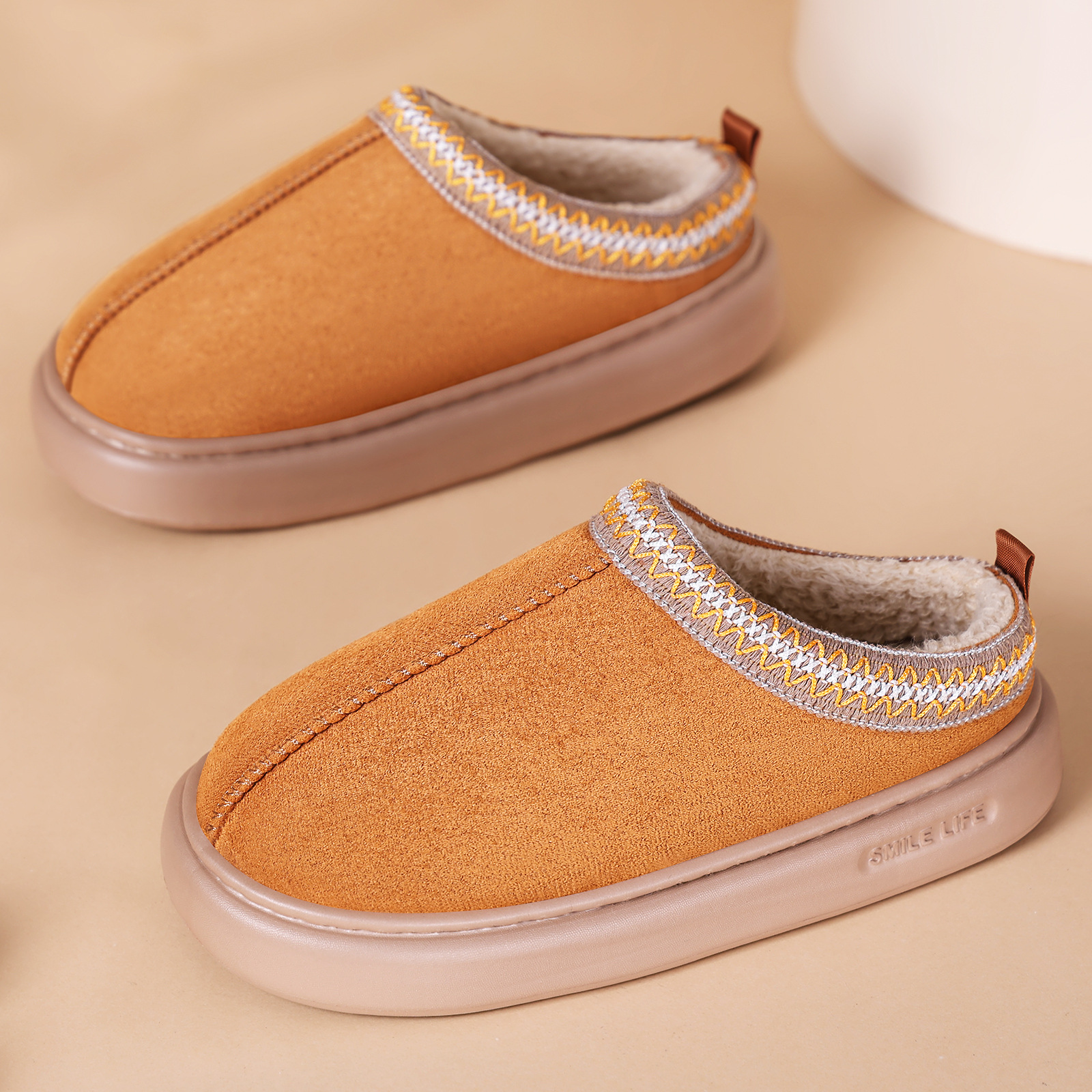 Zapatos de algodón de invierno para mujer, pantuflas de algodón para dropshipping transfronterizo, botas cortas de talla grande, forradas de lana, engrosadas, botines cálidos de algodón para mujer con suela suave. image 7