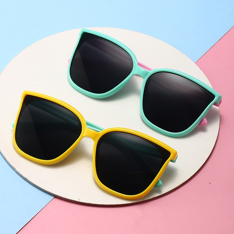 Capacious children's silicone sunglasses