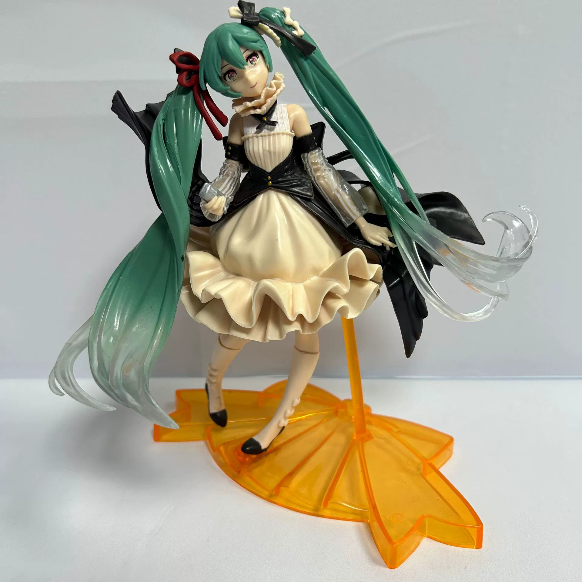 Певица Hatsune Hatsune Miku Future Handsday, оптовая продажа. Аниме двухмерная красивая девушка настольный декоративный подарок