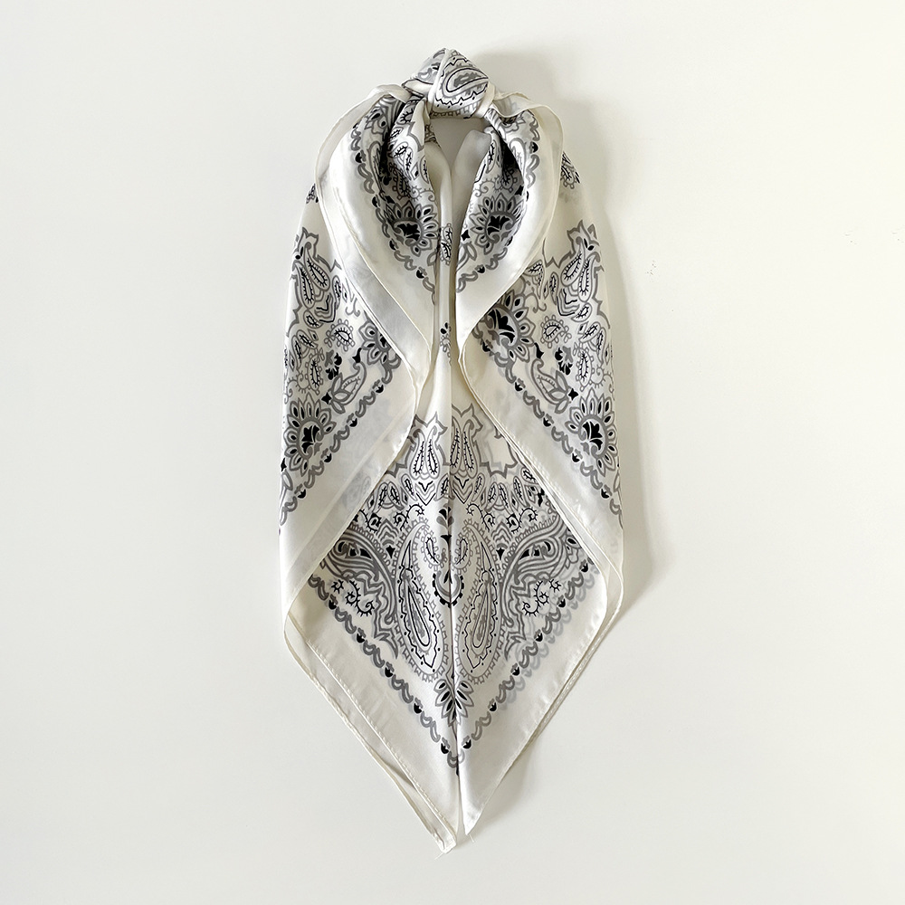 Pañuelo hijab cuadrado de seda artificial para mujer estilo_voghion.com