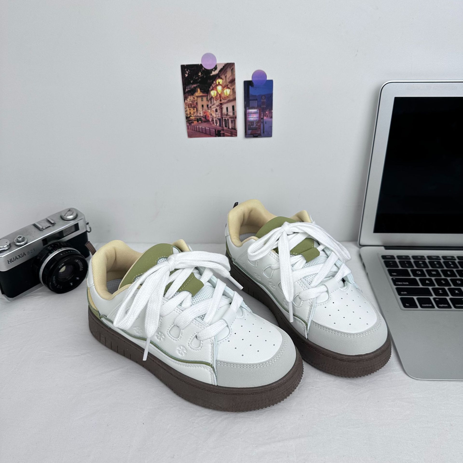 Yuanbo2025 primavera nuevo estilo de estudiantes zapatos de patinaje femeninos de baja altura zapatos de inyección casuales coreanos zapatos de nicho zapatos de mujer image 5