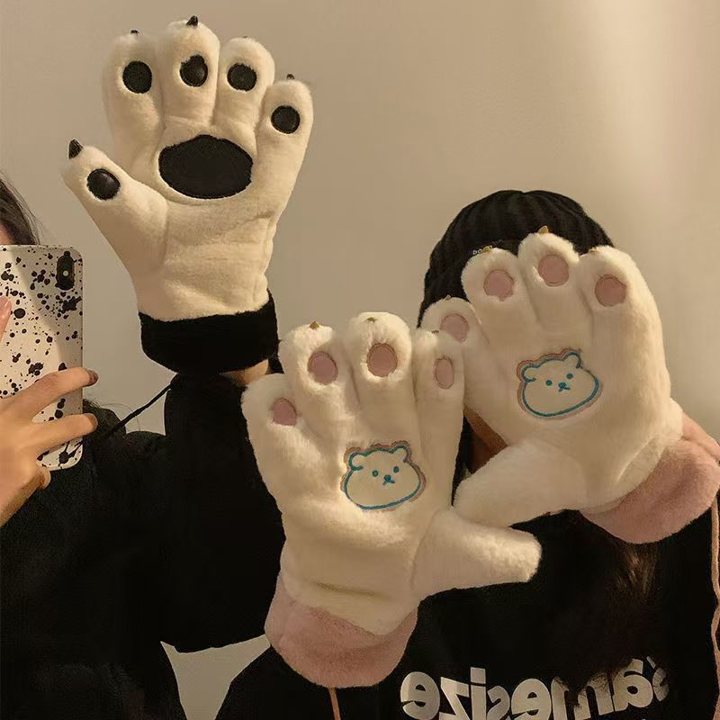 秋冬の保温手袋は熊の掌の毛のふわふわしている手袋をします。|undefined