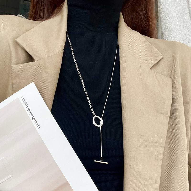 欧米の冷淡なスタイルのネックレスは金属感がシンプルで、デザインのネックチェーンのファッションがクールな新型の鎖骨チェーン6480です。