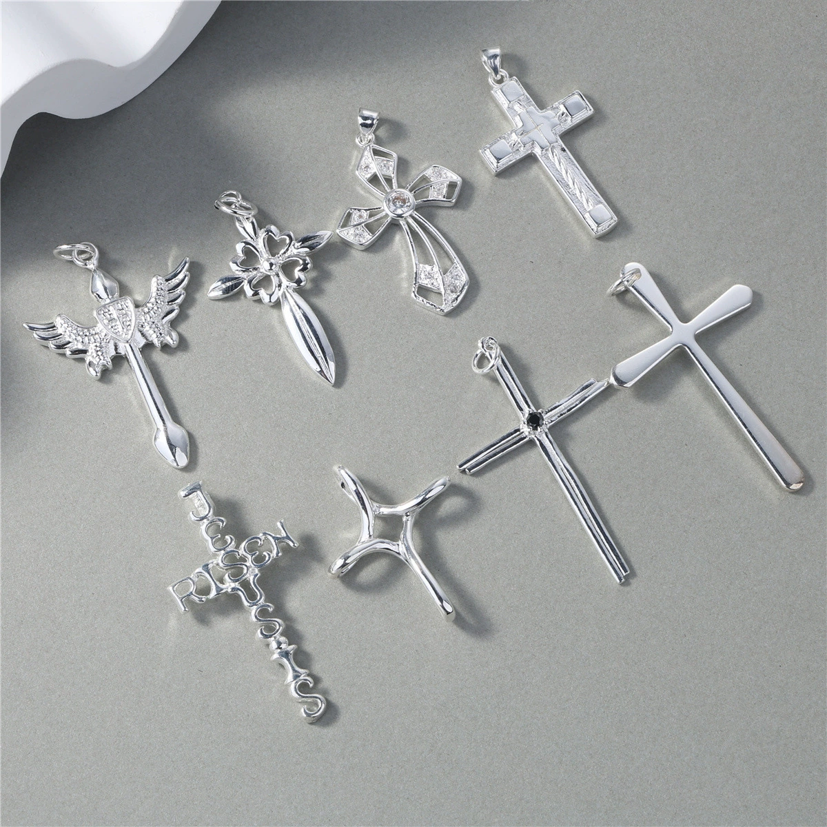 Ожерелье с покрытием 925 серебряный кулон Ожерелье экологически чистый медный материал скрученный крест ожерелье внешняя торговля ювелирные изделия оптом большое количество пятно