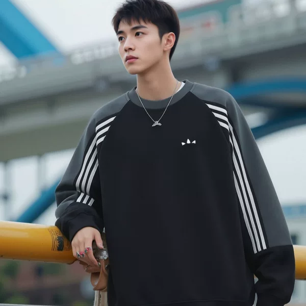 02566 Three-leaf embroidered logo, fashionable Korean-style loose-fit round-neck sweatshirt, unisex, suitable for spring and autumn, versatile for layering, and ideal for sports