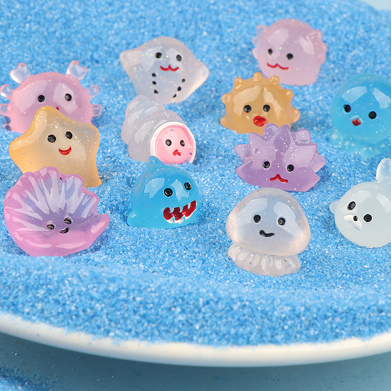 Luminous marine animal resin accessories micro landscape desktop pendant car blind bag cream glue decoration accessories
