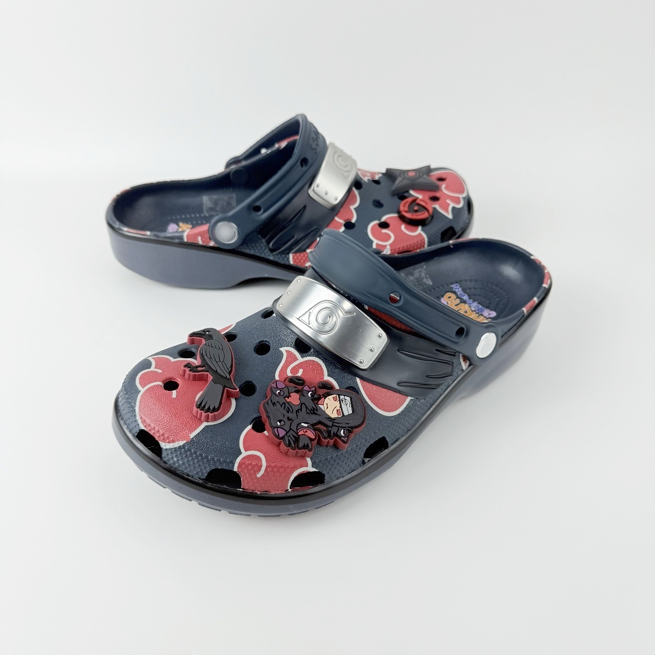 Croca nuevo clásico Batman coche deportivo Naruto puerta de agua Sasuke Hole zapatos de playa hombre zapatos al aire libre