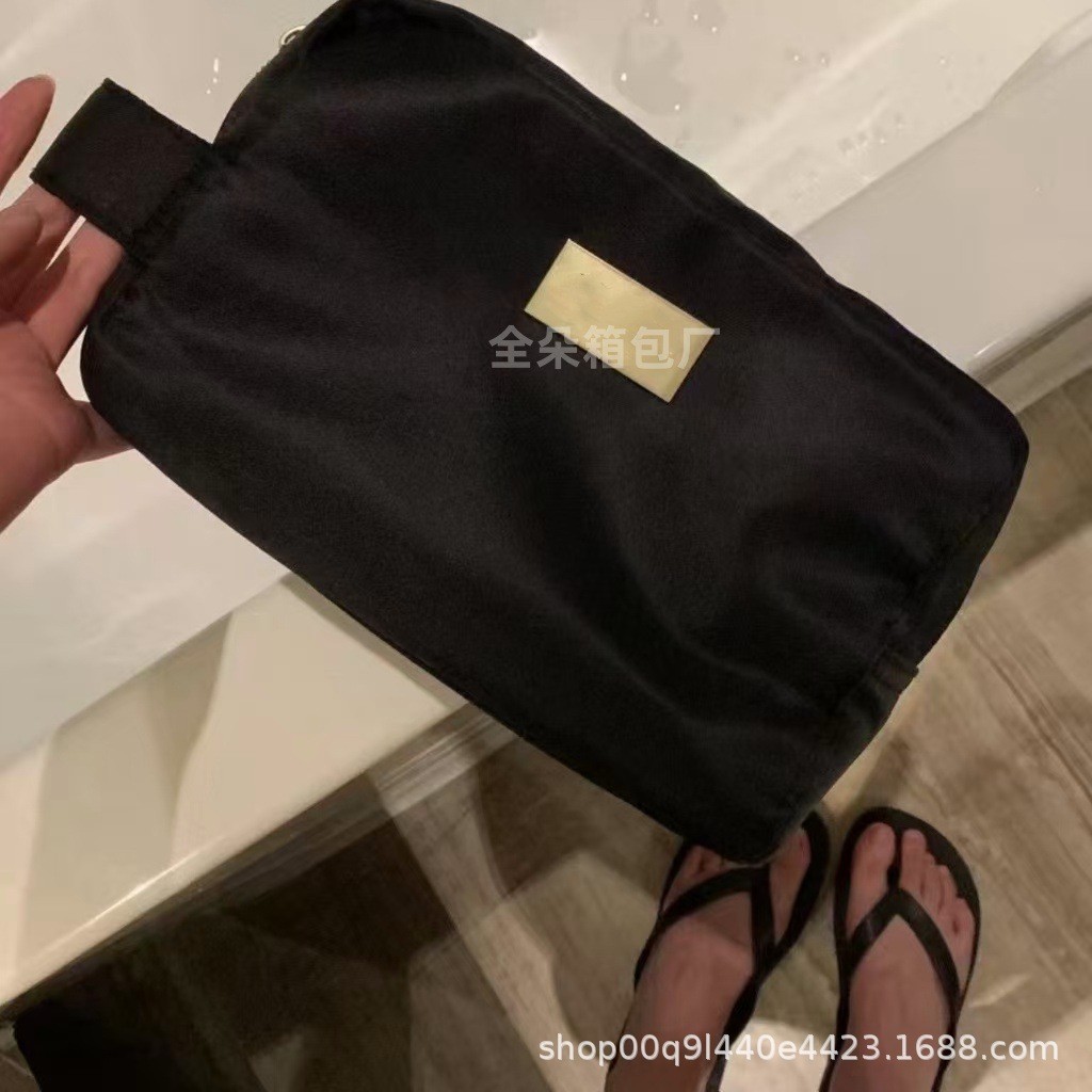 New Vip Gift Black Double Zipper Cosmetics Bag Multi-Functional Cosmetic Bag Large Capacity Toiletry Bag Small Fragrant Iron Brand
