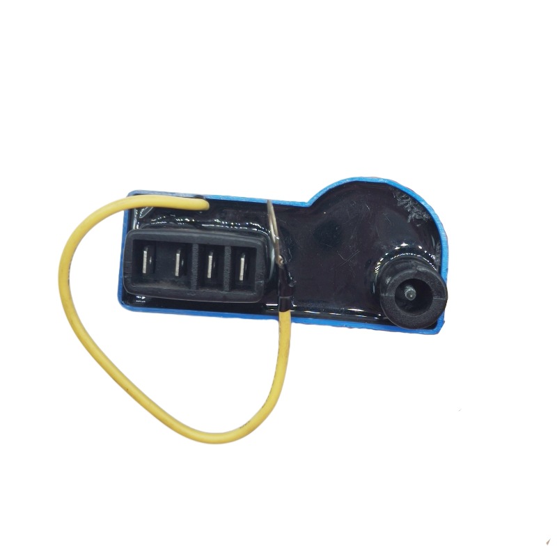 Suitable for Piaggio 125 2T motorcycle ignition coil four-pin two-stroke 50 with wire high-voltage pack accessories