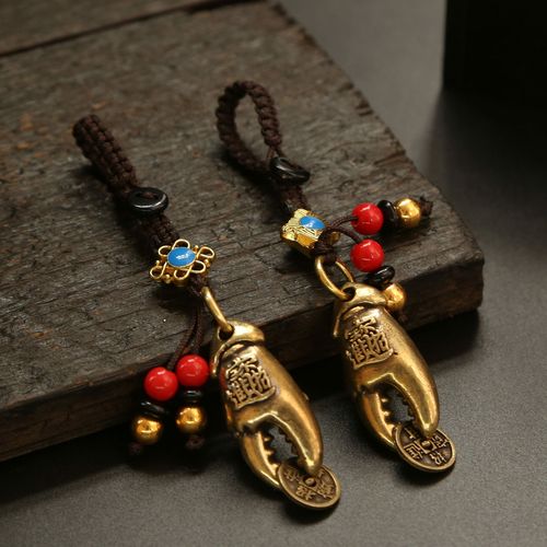 Money in hand to attract wealth Brass Crab Claws Five Emperors Money Keychain Pendant Men's and Women's Key Bag Pendant