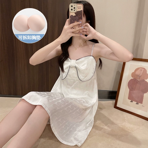 White removable breast pads
