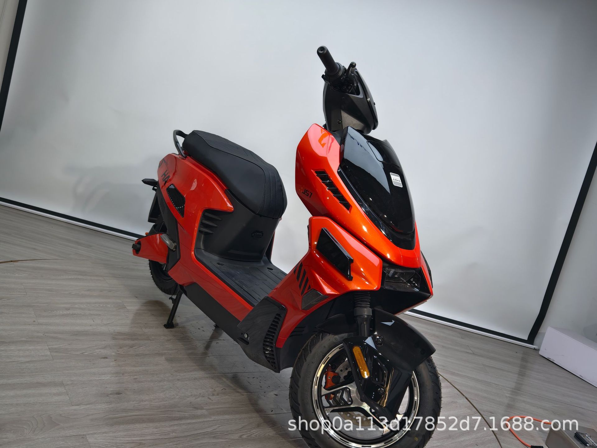 Cross-Border Nuclear Explosion Electric Vehicle 72V Adult High-Performance Electric Motorcycle Battery Vehicle High-Speed Pedal Electric Motorcycle Super Long