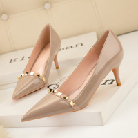 869-1 in Europe and the sexy show thin transparent high heels with patent leather high heel lighter pointed metal rivets shoes