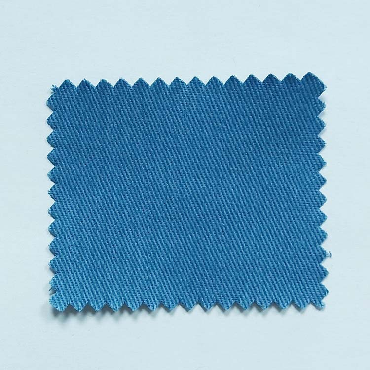 Precio de fábrica de tela de algodón tejido de color sólido suave tela de camisa 100% algodón cepillado impermeable