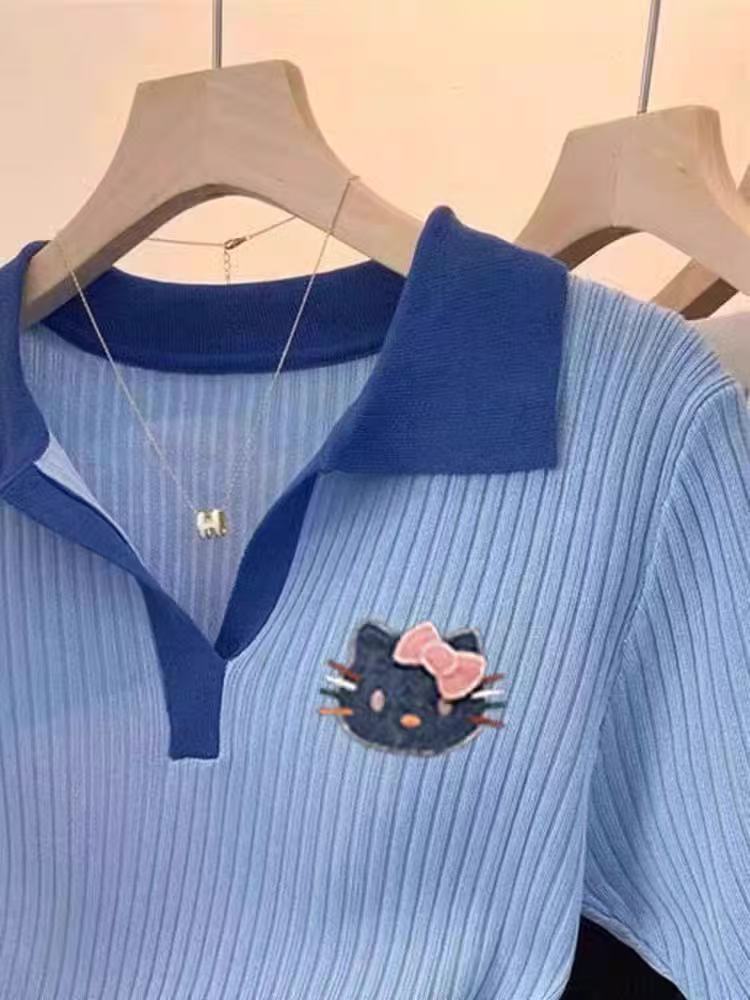 Áo thun nữ tay ngắn cổ polo chất liệu lụa đá thêu hình mèo — bầu trời xanh
