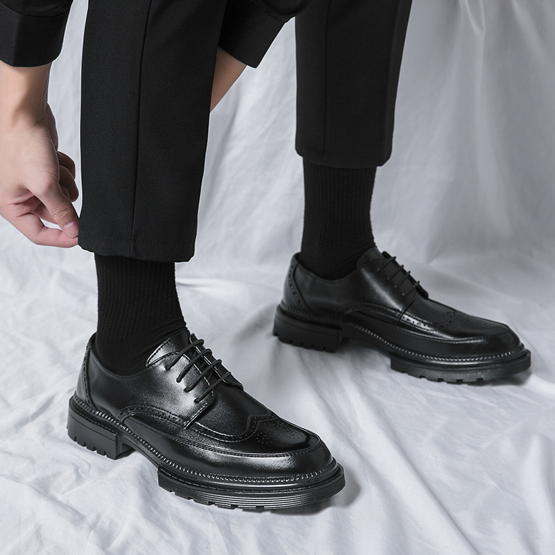 Zapatos de moda coreana para hombres, zapatos de boda casuales, zapatos de cuero puntuales, zapatos de moda para padrino.