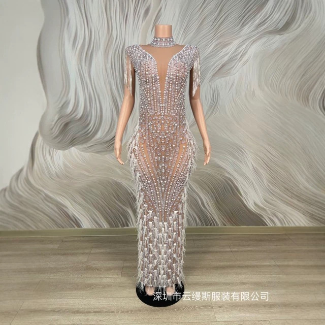 Elegant and Luxurious Pure White Pearl Sexy Deep V-Neck Strap Dress, Model Runway Special Occasion Birthday Dress Elegant and Luxurious Pure White Pearl Sexy Deep V-Neck Strap Dress, Model Runway Special Occasion Birthday Dress