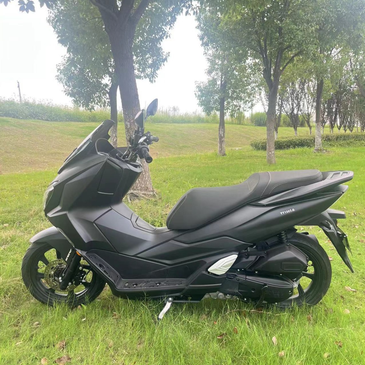 Motocicleta de pedal de inyección eléctrica 150