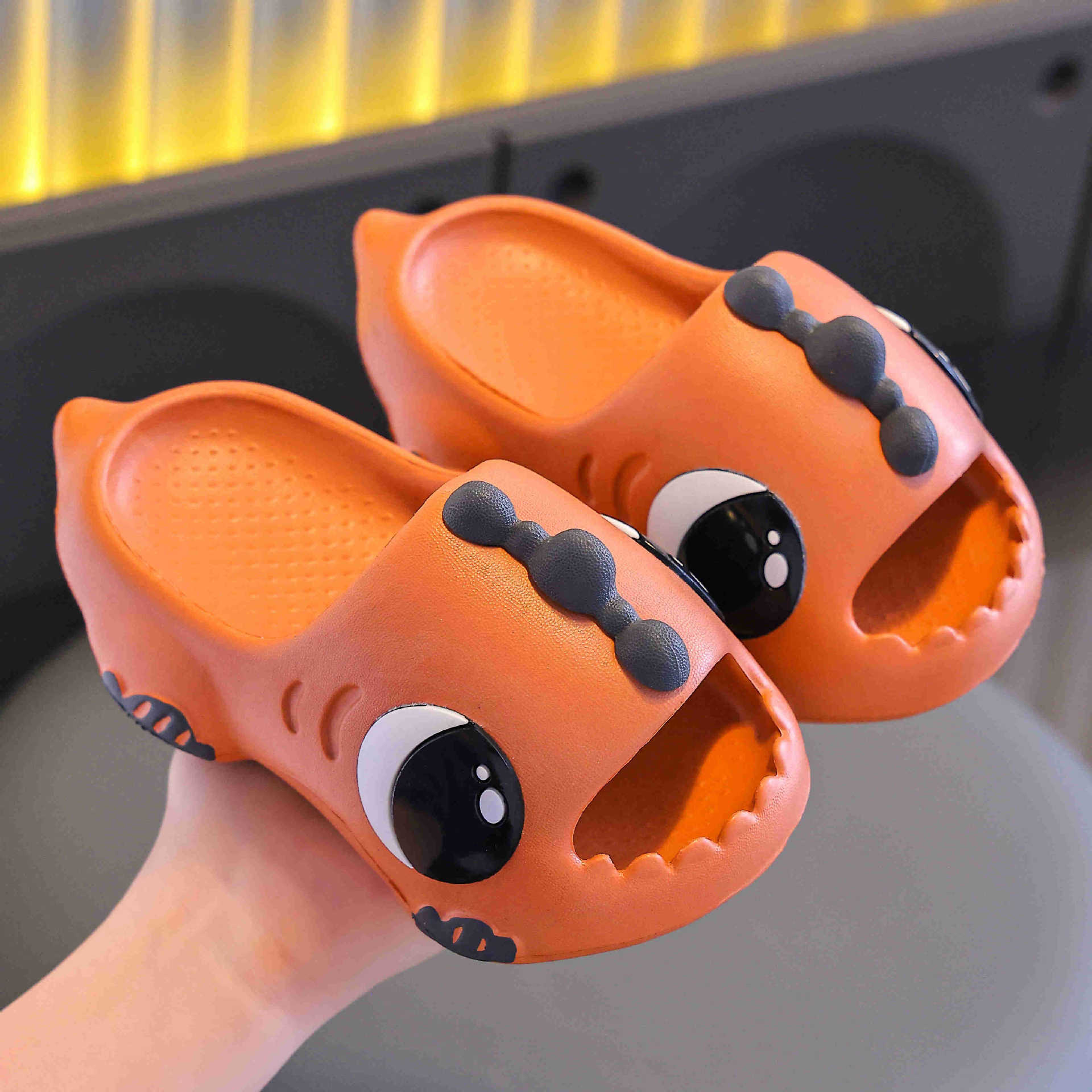 Niños de verano zapatillas frías lindas antideslizantes pisar mierda sensación de baño niñas bebés padres e hijos zapatillas frías en casa