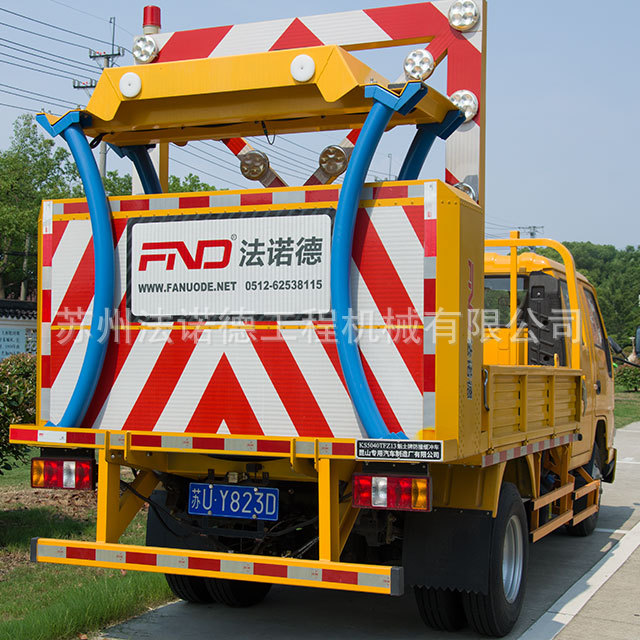 防撞缓冲车大型高速养护安全施工公路养护筑路机械70K防撞缓冲车