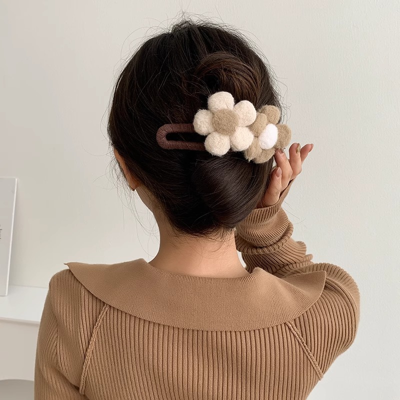 Pinza de pico de pato con placa de flores, pinza para el cabello de felpa de otoño e invierno, cabeza trasera grande para mujer, pinza para el cabello con placa de sensación de alta calidad, horquilla, tocado