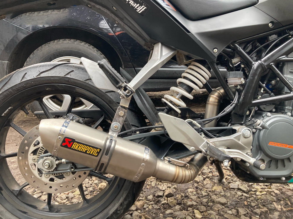 Applicable to KTM DUKE 390 200 motorcycle modification side row stainless steel integrated middle section row 51MM