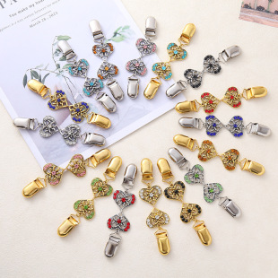 New Cross-Border Jewelry Light Luxury Niche Heart Metal Sweater Scarf Cardigan Clip High-End Yiwu Wholesale Women's Fashion