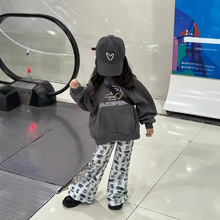 清仓不退不换【理性下单】女童字母连帽卫衣+狗狗修身喇叭裤