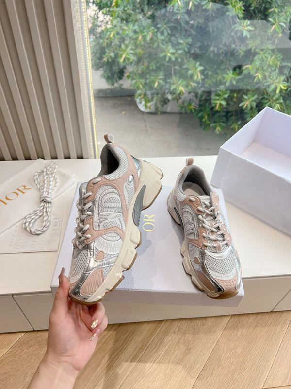 24 新しいカップルモデルカラーマッチング軽量多用途女性のセンス C D スポーツとレジャーインナー高さのパパシューズ男性用|undefined