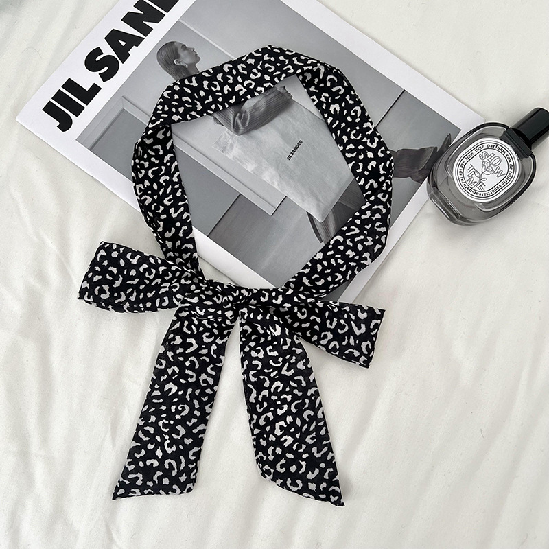 Una larga bufandas de seda punto de onda personalizado muestra rápida velocidad de envío de gran descuento flotante fábrica de fuente personalizada exclusiva