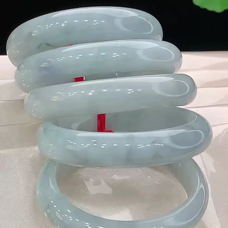 天然翡翠A货珠宝饰品 水头好玉质细腻 豆色贵妃翡翠手镯批发