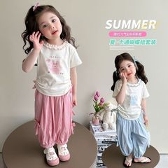 ネットの赤い女の子の韓国版の蝶結びのズボンのスーツの女の子の夏服の洋風の花の縁の襟の漫画の半袖の2つのセット