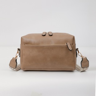 Cross-Border Women's Bag Shoulder Bag Crossbody Bag 2025 New Retro High-End Commuter Crossbody Bag Bag Wholesale