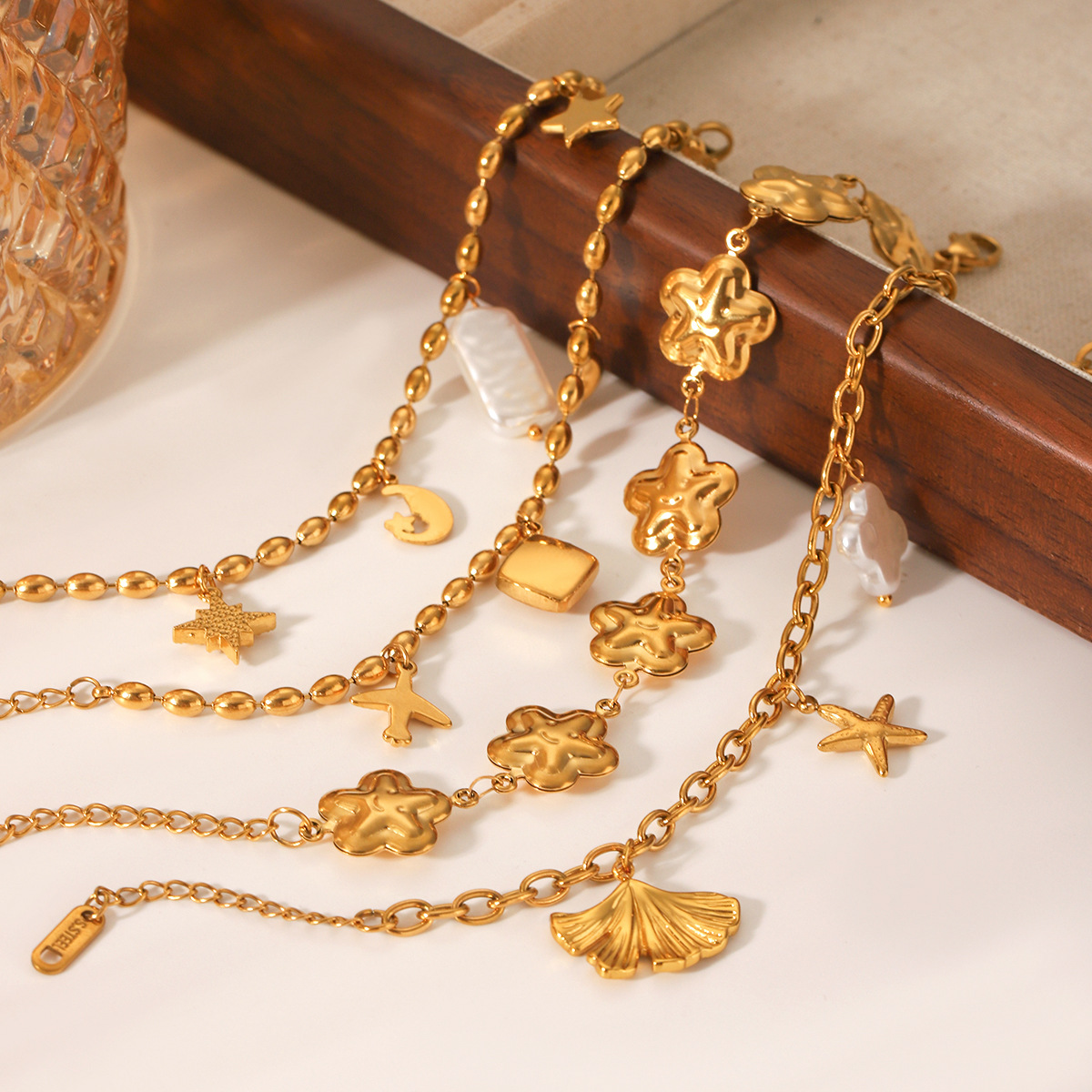 Accesorios de joyería de bricolaje europeos y americanos transfronterizos, pulseras de acero inoxidable, lujo ligero, flores de alta calidad, estrellas, luna, joyas de acero de titanio