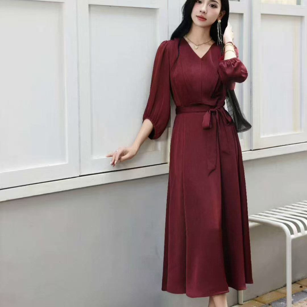 汉派品牌专柜2025秋季新款气质优雅女人V领长袖连衣裙女007