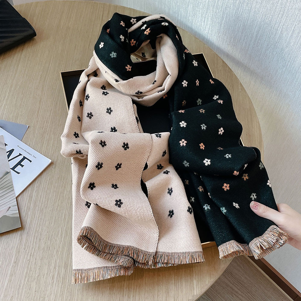 Version des berühmten Damen-Schals mit süßen kleinen Blumen im Kaschmir-Quasten-Stil für Damen, 192 x 62 cm, warm im Winter_voghion.com