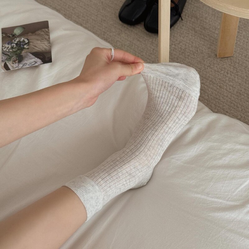 Women's Spring and Summer Ultra-Thin Vertical Striped Socks, Japanese College Style, Solid Color, Simple, Versatile, Breathable Mid-Calf Socks