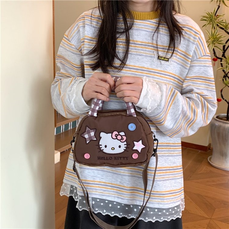 Source website, gathering goods from Baigou, Hebei, and Shiling, Guangzhou, providing online supply of bags and offering one-piece drop shipping.