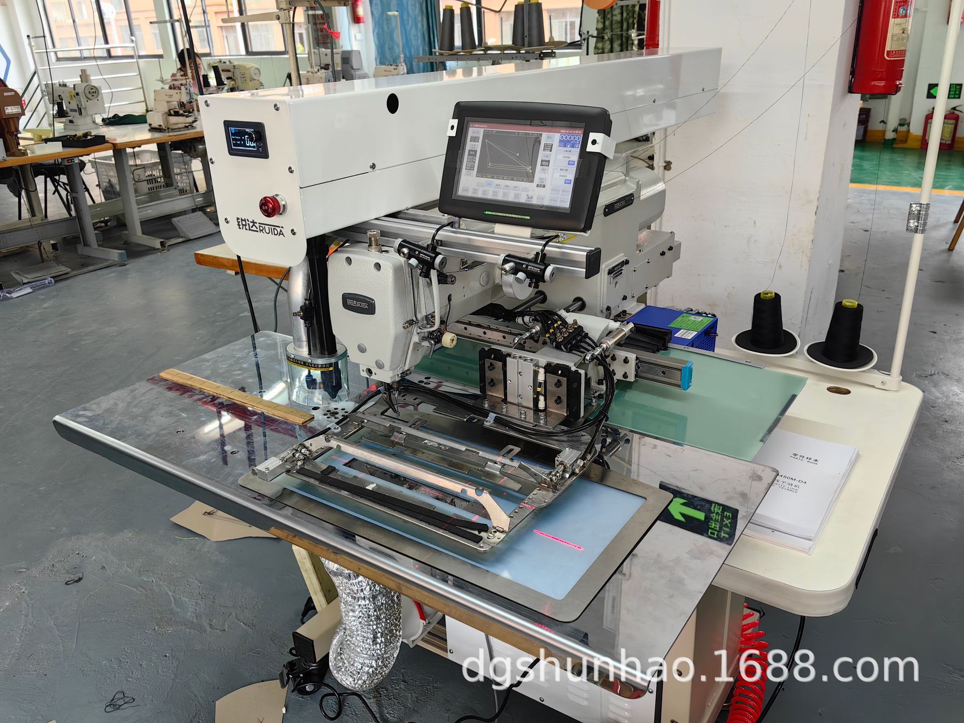 Venta al por mayor automático ordenador láser bolsa abridor ropa Denim solo labio bolsa cremallera tapeta multi-función de la máquina