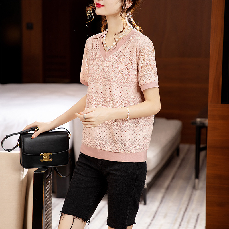 fat mm Women's wear 2022 summer new pattern Lace shirt V-neck Short sleeved Large Western style fashion Xian Qi Unique jacket